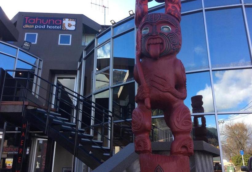 Sir Cedrics Tahuna Pod Hostel 1