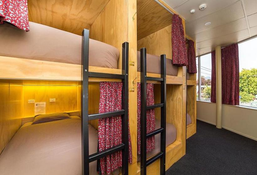 Sir Cedrics Tahuna Pod Hostel 12