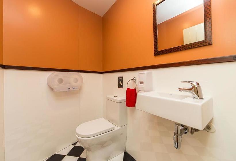 Sir Cedrics Tahuna Pod Hostel 14