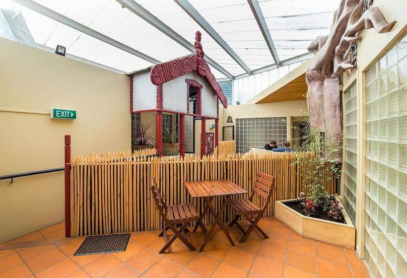 Sir Cedrics Tahuna Pod Hostel 18