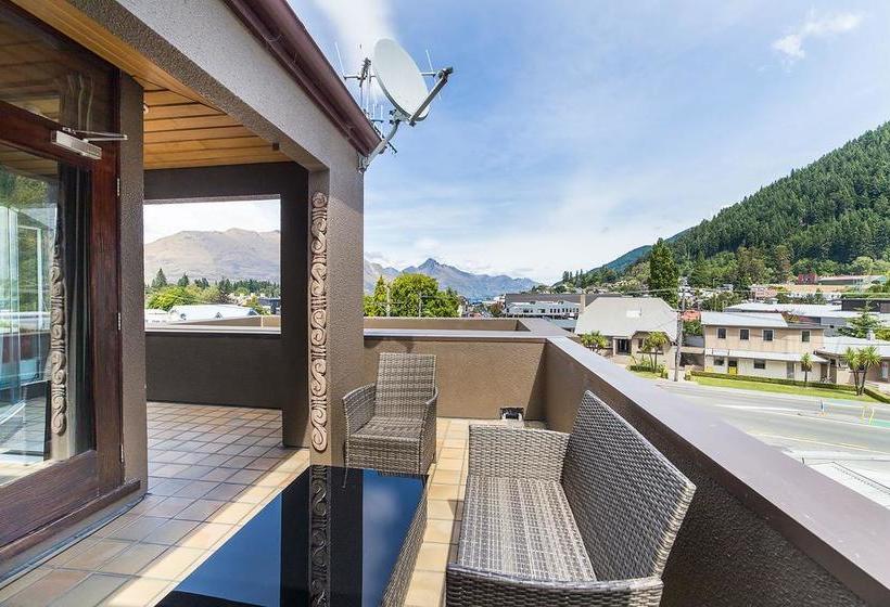 Sir Cedrics Tahuna Pod Hostel 19