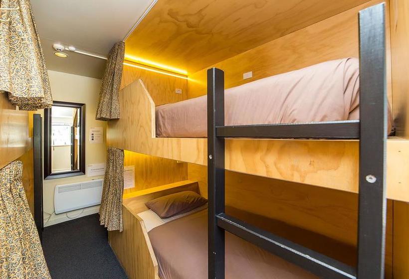 Sir Cedrics Tahuna Pod Hostel 20