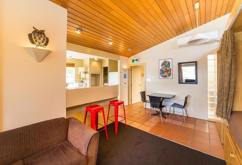 Sir Cedrics Tahuna Pod Hostel 3