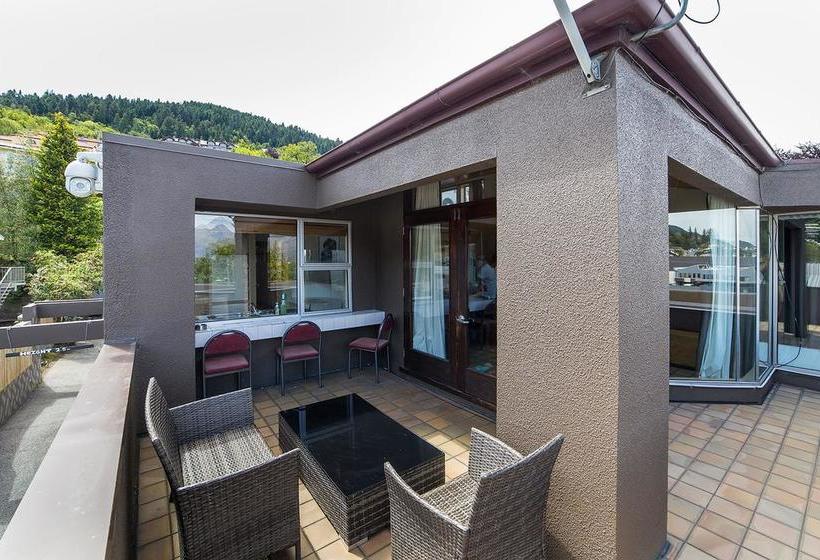 Sir Cedrics Tahuna Pod Hostel 4