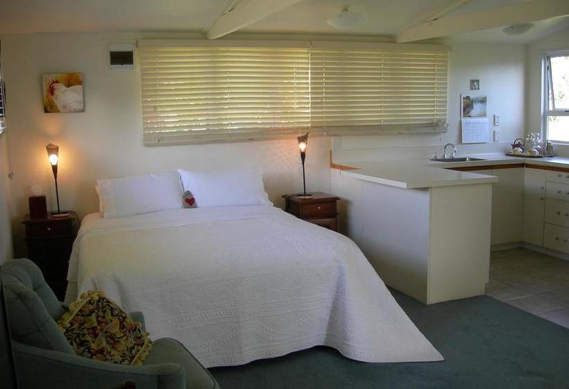 L Abri Bed And Breakfast 15