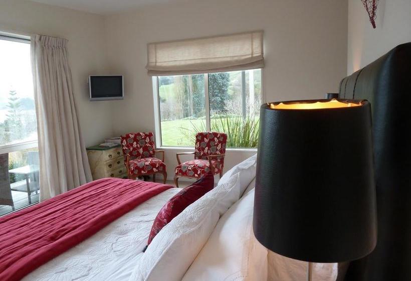 L Abri Bed And Breakfast 4