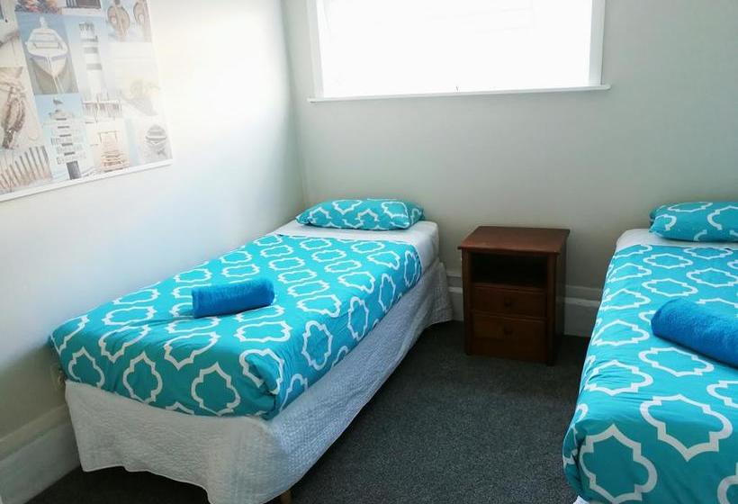 Beach Hostel South Island