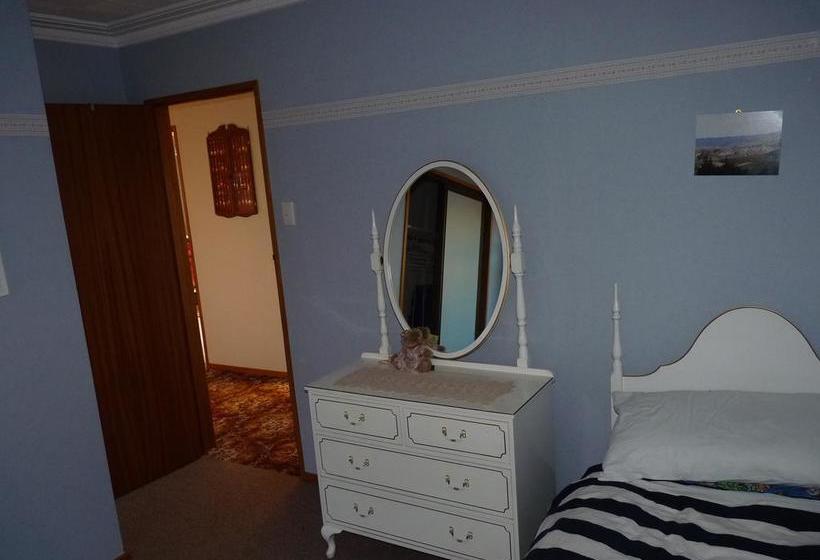 Lesley S Bed And Breakfast 4