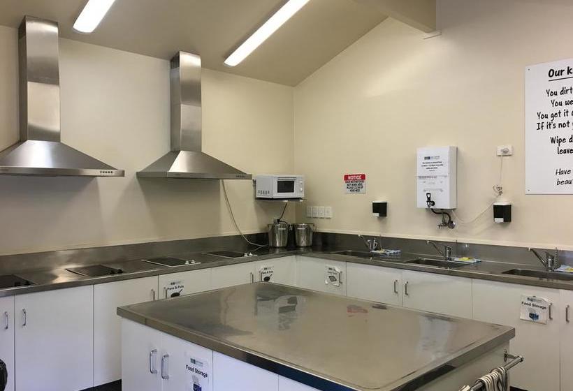 Hostel Lakefront Lodge Backpackers 4