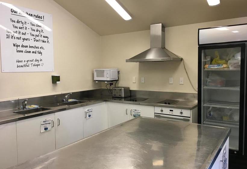 Hostel Lakefront Lodge Backpackers 5