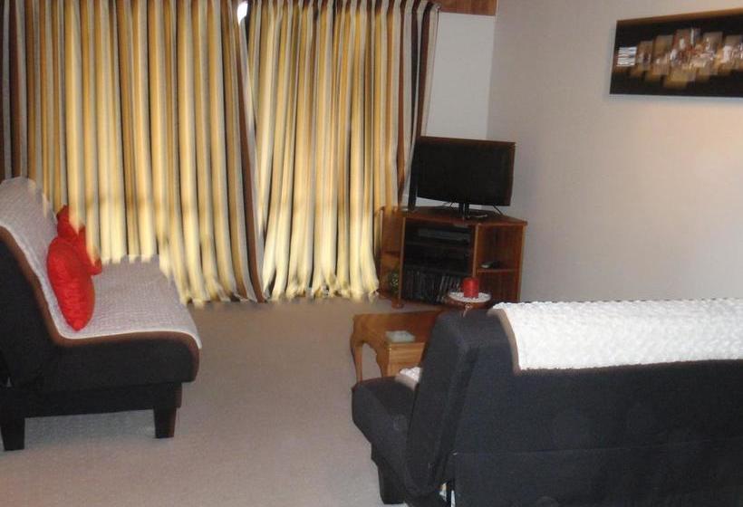 Absolute Beachview B & B 12