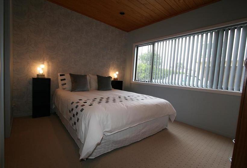 Absolute Beachview B & B 16