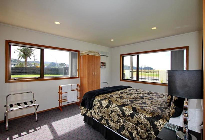 Absolute Beachview B & B 3