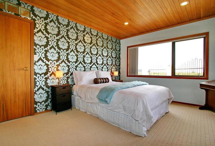 Absolute Beachview B & B 4