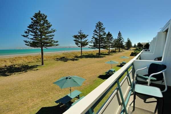 Whispering Sands Beachfront Motel 17