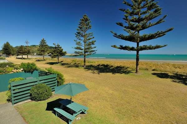 Whispering Sands Beachfront Motel 18