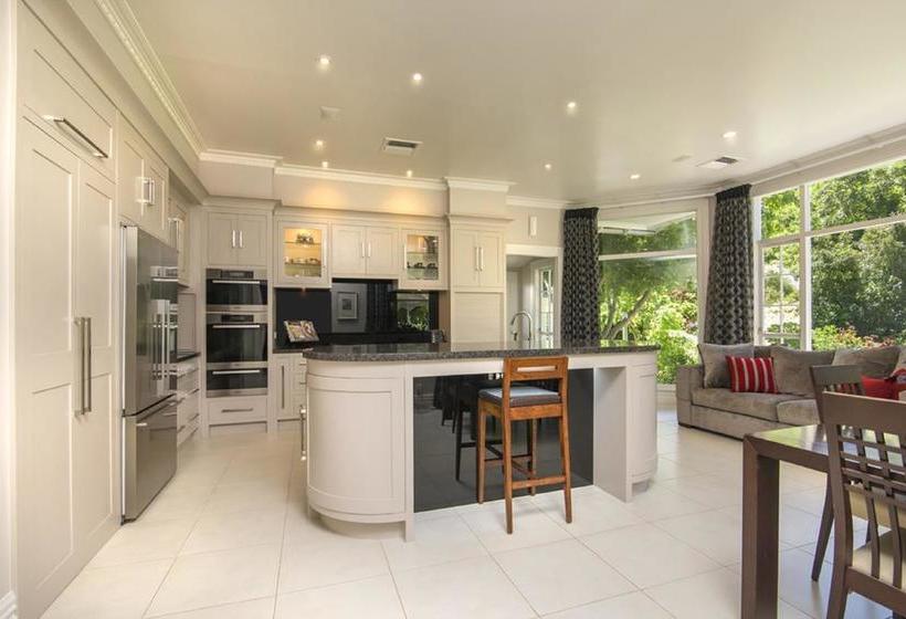 Bed and Breakfast Botanica Marlborough 14