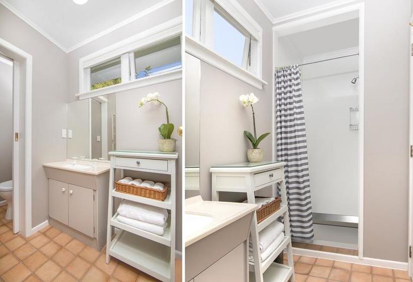 Bed and Breakfast Botanica Marlborough 4