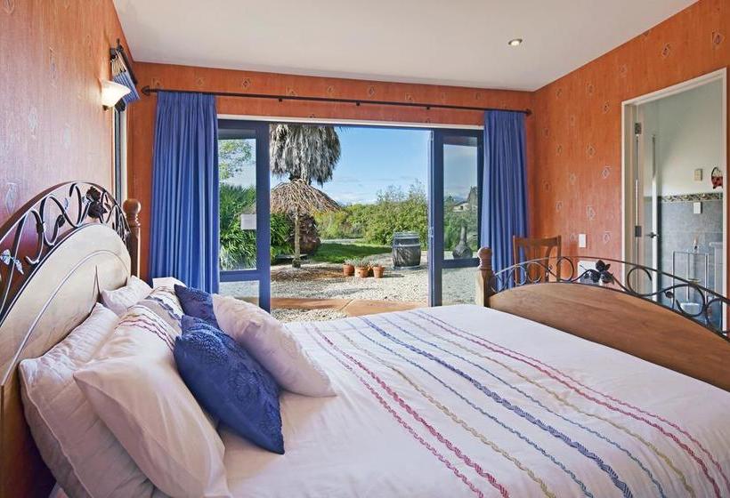 Mapua Hills Bed And Breakfast 1