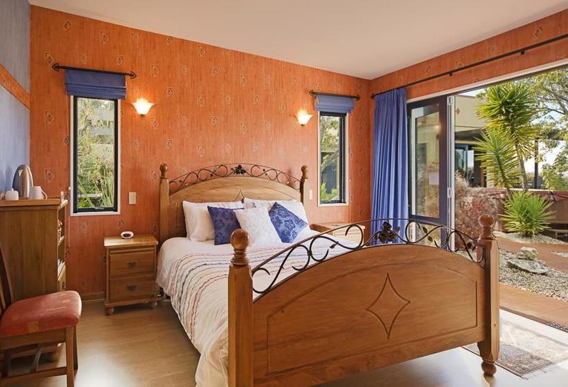 Mapua Hills Bed And Breakfast 5