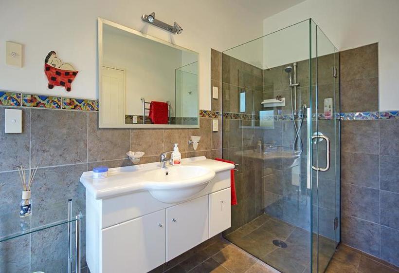 Mapua Hills Bed And Breakfast 6