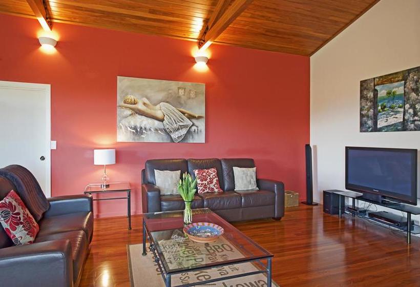 Mapua Hills Bed And Breakfast 8