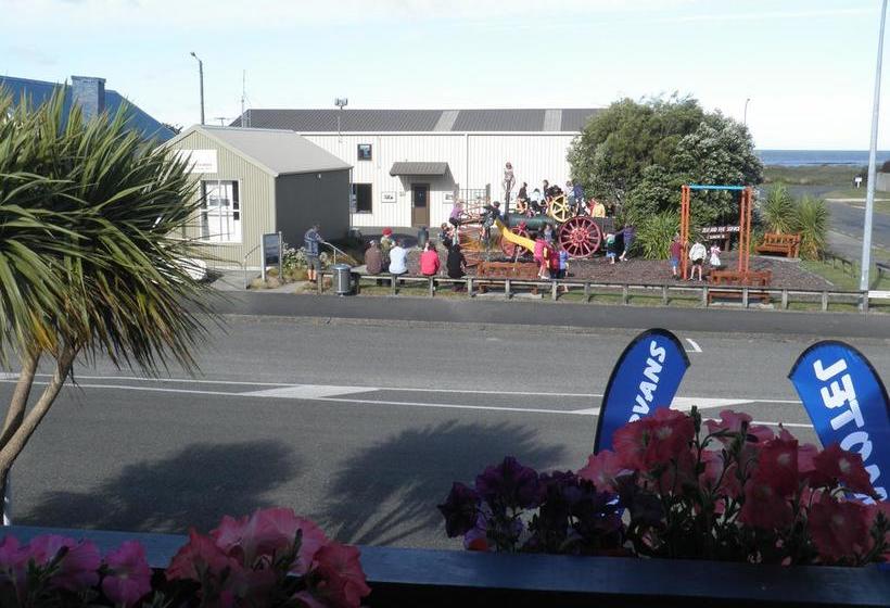 Collingwood Park Motel 8