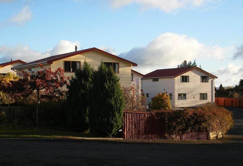 Ossies Motels And Chalets 17