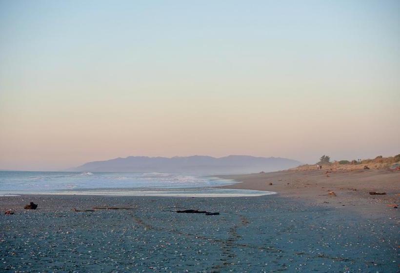 Hostel Drifting Sands Beachfront Accommodation 10