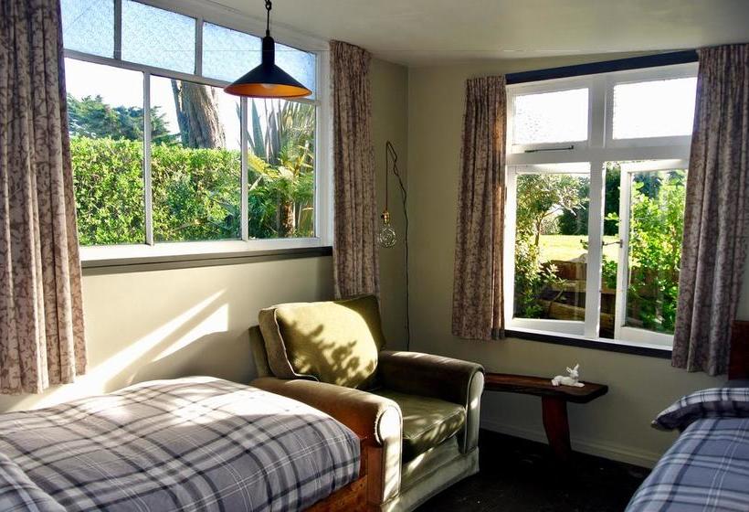 Hostel Drifting Sands Beachfront Accommodation 11