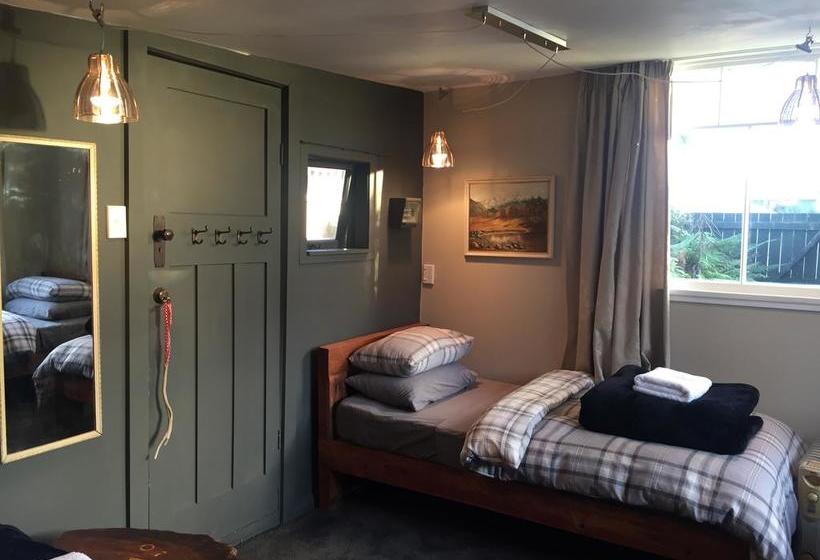 Hostel Drifting Sands Beachfront Accommodation 13