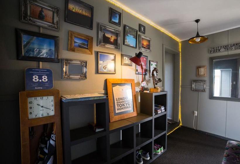 Hostel Drifting Sands Beachfront Accommodation 18