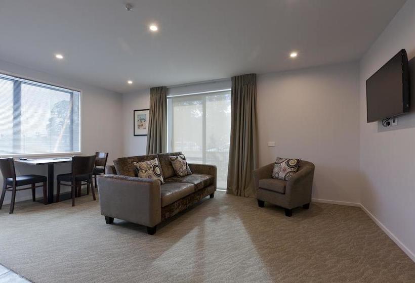 850 Cameron Motel 11