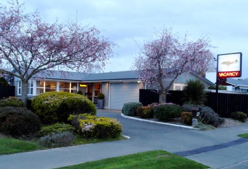 Aarburg Airport Motel 10