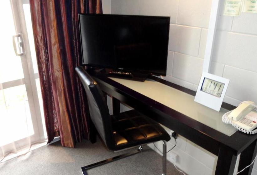 Aarburg Airport Motel 16