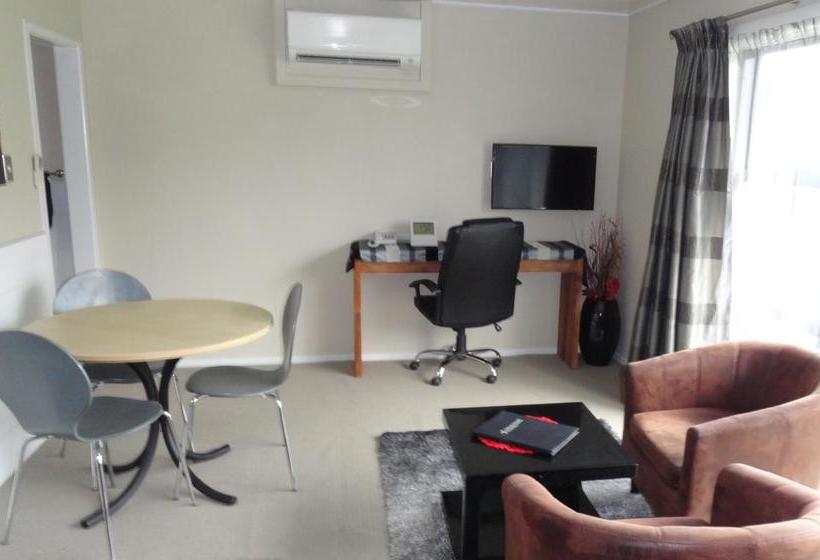 Aarburg Airport Motel 5