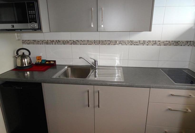 Aarburg Airport Motel 9