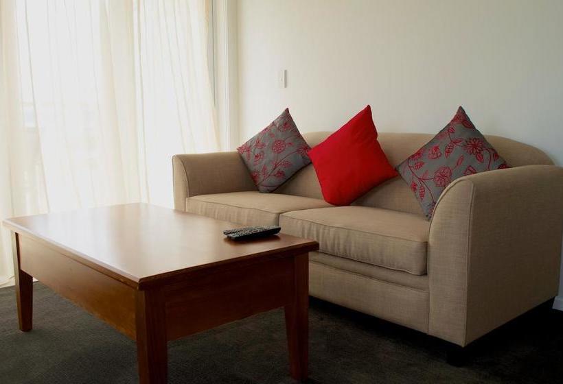 Motel Baileys At The Beach 10