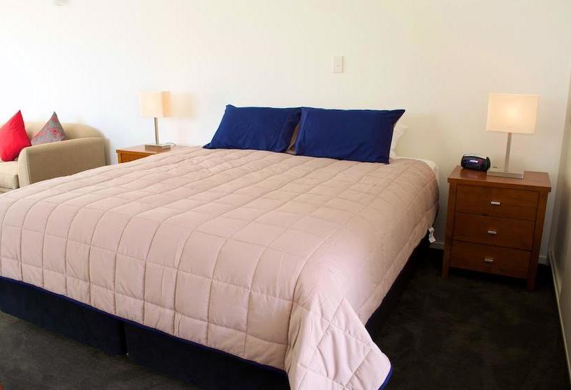 Motel Baileys At The Beach 8