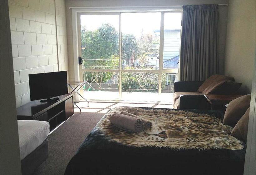 Hostel At The Right Place 13