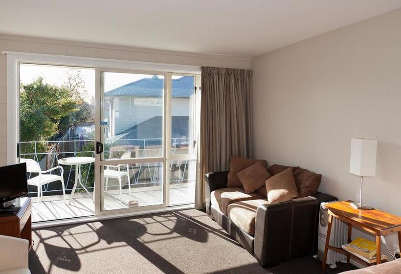 Hostel At The Right Place 19