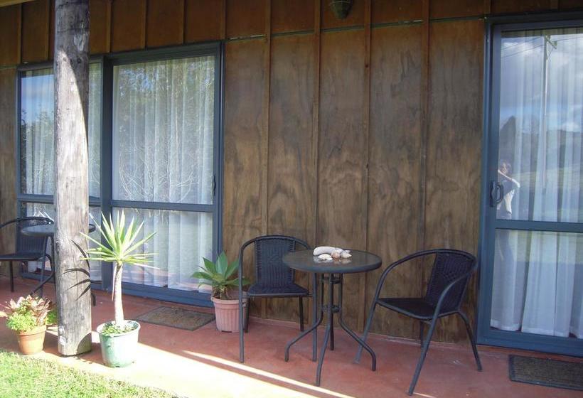 Hostel Little Earth Lodge 11