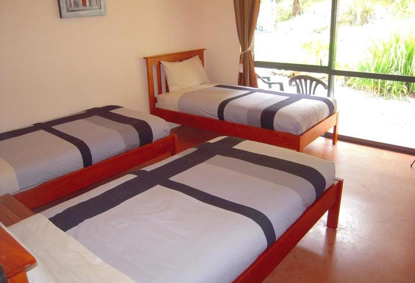 Hostel Little Earth Lodge 12