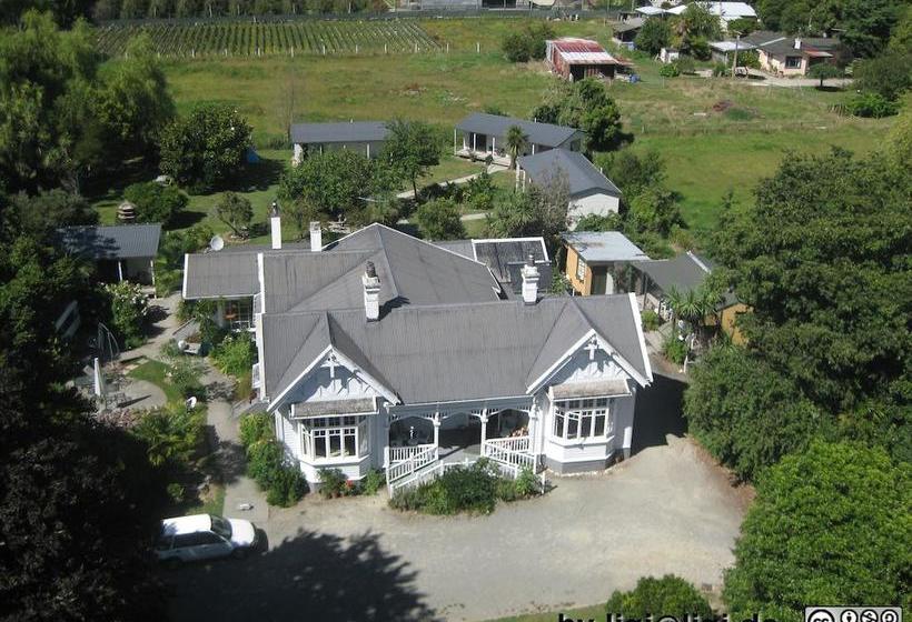 Hostel White Elephant Backpackers 8