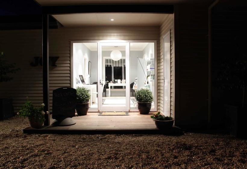 Bed and Breakfast Revive On Oakview Boutique Beauty And Accommodation 11