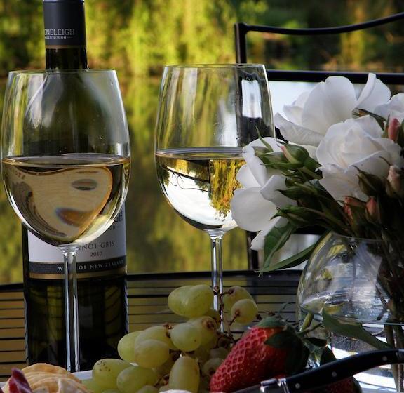 Bed and Breakfast Revive On Oakview Boutique Beauty And Accommodation 13