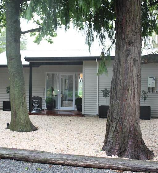 Bed and Breakfast Revive On Oakview Boutique Beauty And Accommodation 14