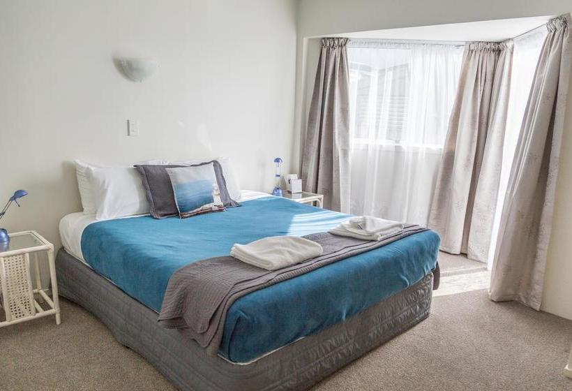 Motel Waterfront Apartments Whitianga 12