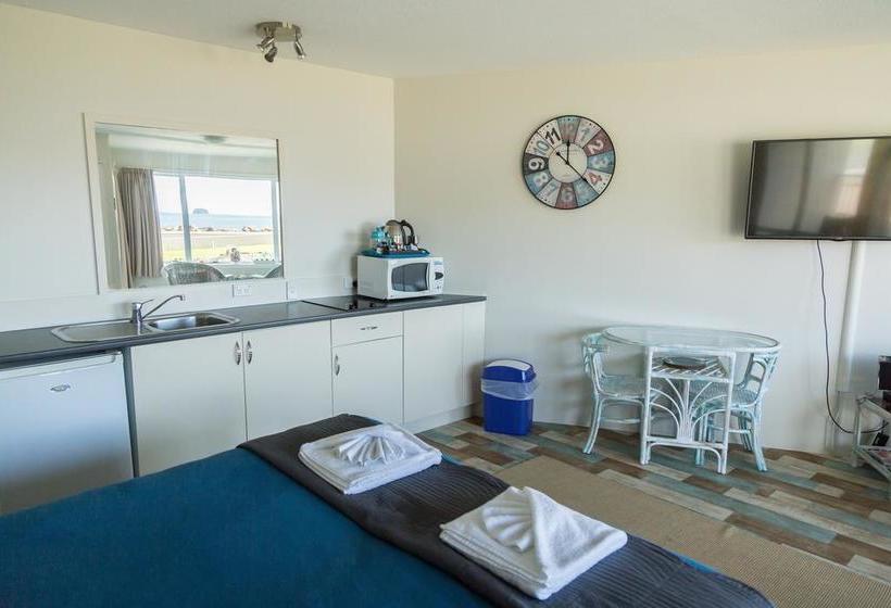 Motel Waterfront Apartments Whitianga 13
