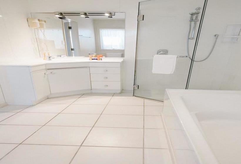 Motel Waterfront Apartments Whitianga 16